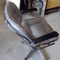 chaise-metal-grise