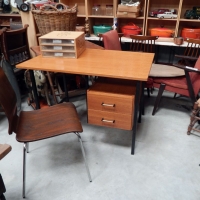 Bureau et chaise