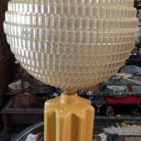 lampe-boule-jaune