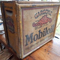Ancienne boîte en bois décorée double face MOBILOIL