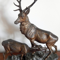 Cerf et biche signé Carvin