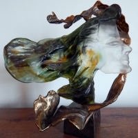 Bronze et pate de verre de Yves Lohé